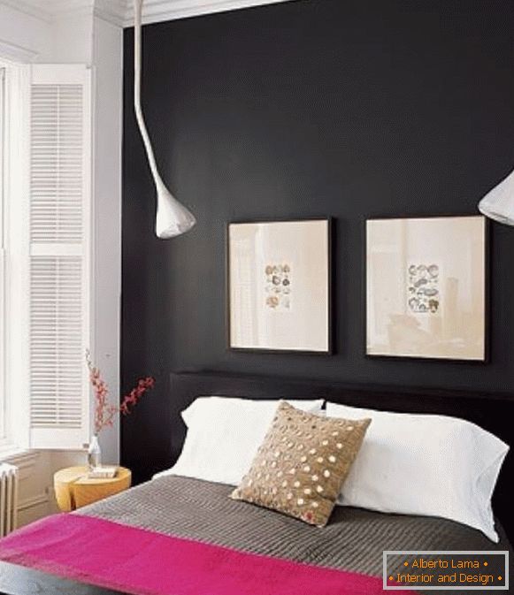 Модерна спаваћа соба у црној и розе