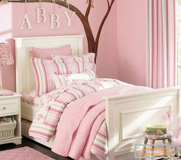 Романтична декорација за децу у розе