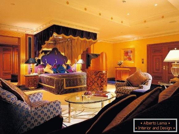 Луксузна спаваћа соба у оријенталном стилу