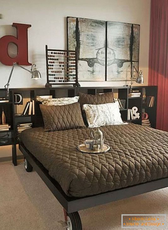 Необичан дизајн спаваће собе са стилским полицама