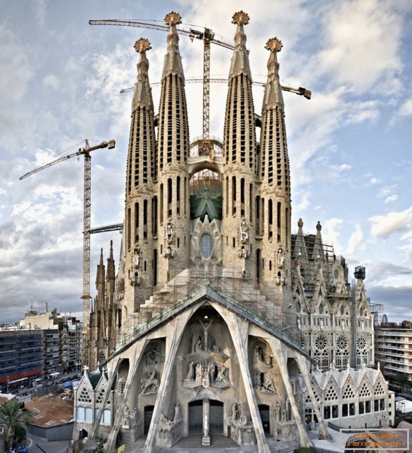 Храм Свете породице (Барселона, Шпанија)