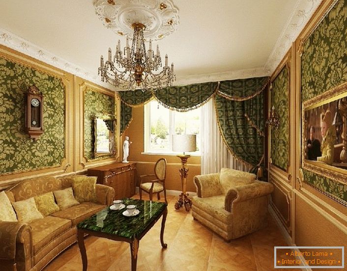 Тамно зелене позадине са златним обрасцима - одлично за барокну дневну собу.