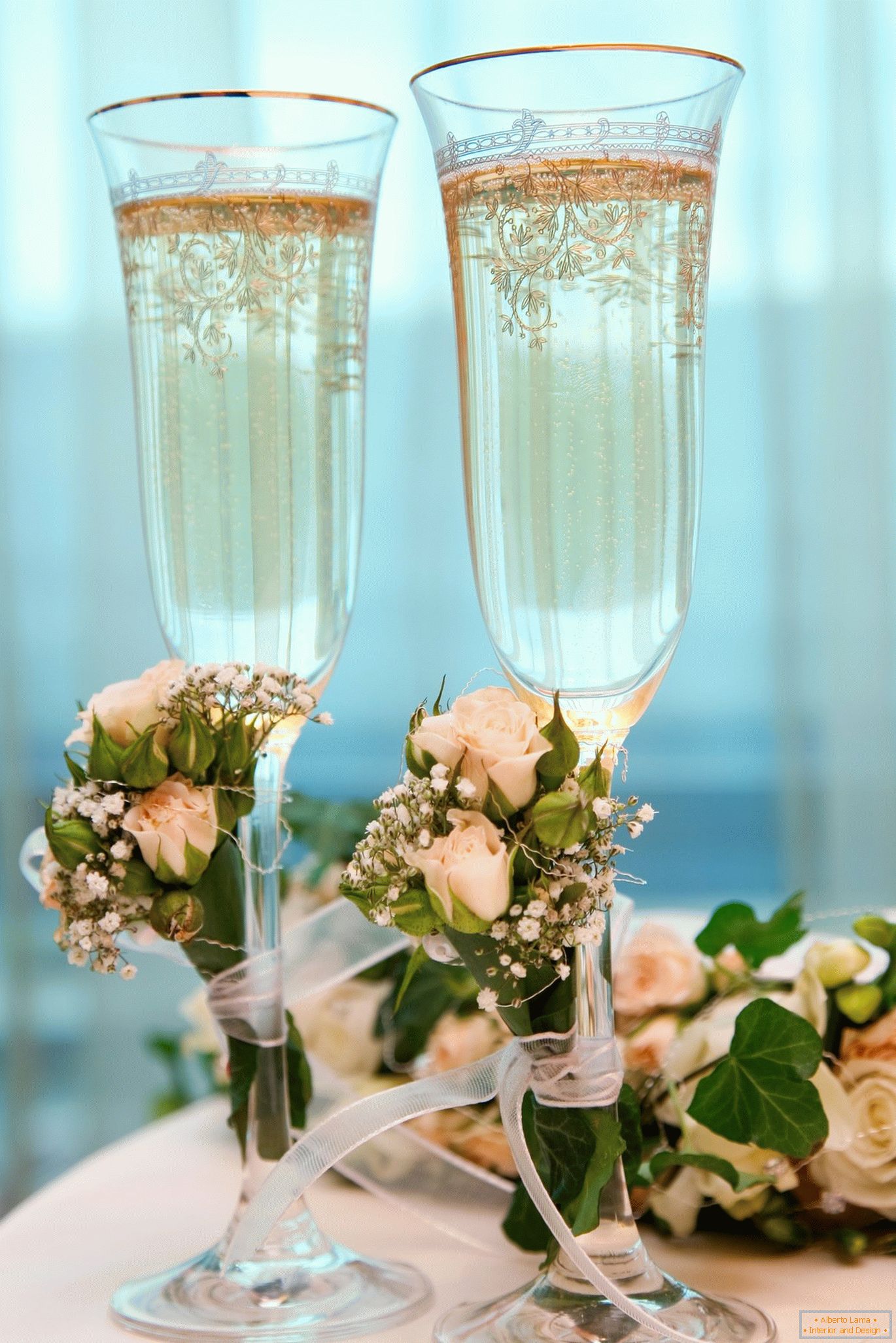 Венчане наочаре са умјетним цвијећем