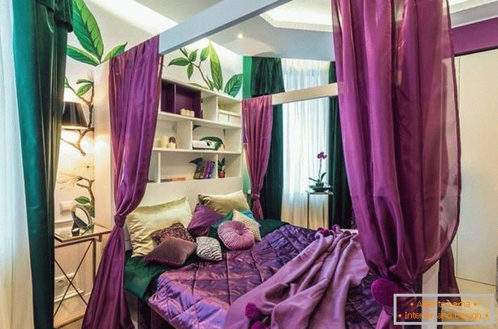 Са надстрешницом преко кревета у спаваћој соби, можете створити угоднију и интимну атмосферу.