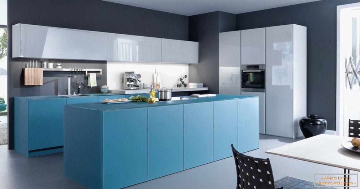 Плава кухиња у стилу минимализма