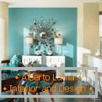 Тиркизна боја на зиду и намештај - светло решење за кухињу у светлим бојама