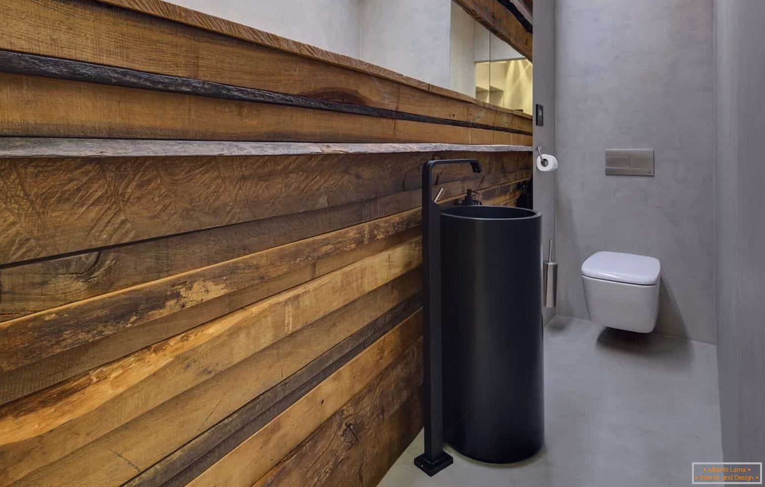 Модеран дизајн малог тоалета у еколошком стилу са необичном шкољком