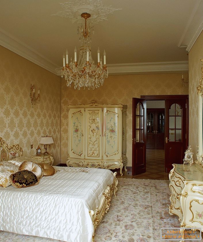 Лустери за спаваћу собу у барокном стилу.