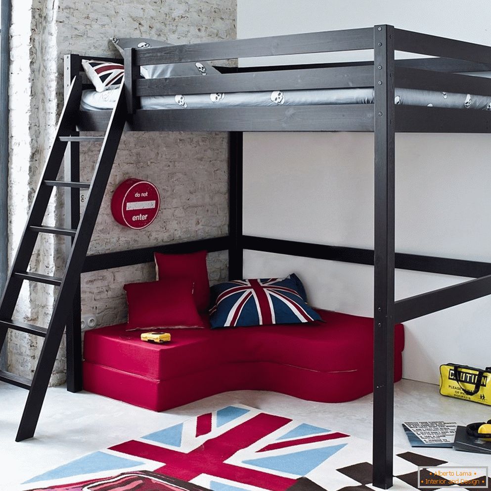 Кревет на спрат у минималистичком стилу