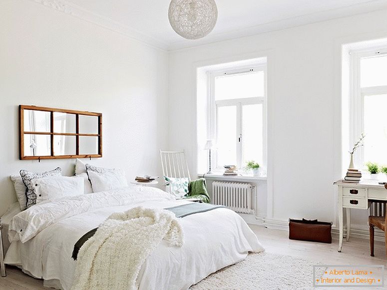 Унутрашњост модерне спаваће собе у Шведској