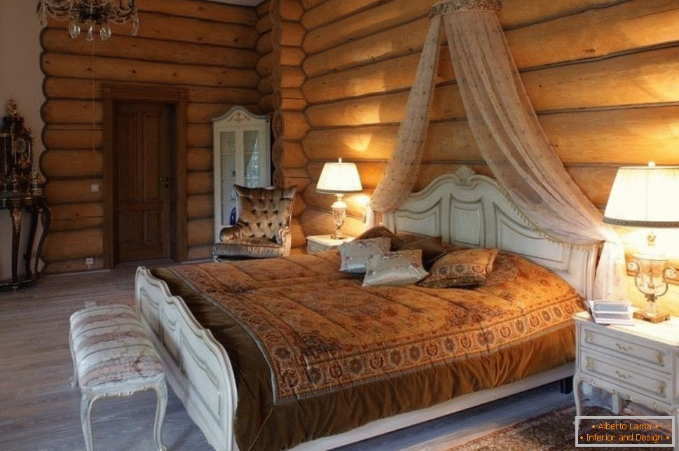 Спаваћа соба у дрвеној кући