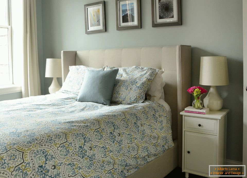 Унутрашњост малог стана: спаваћа соба у пастелним бојама