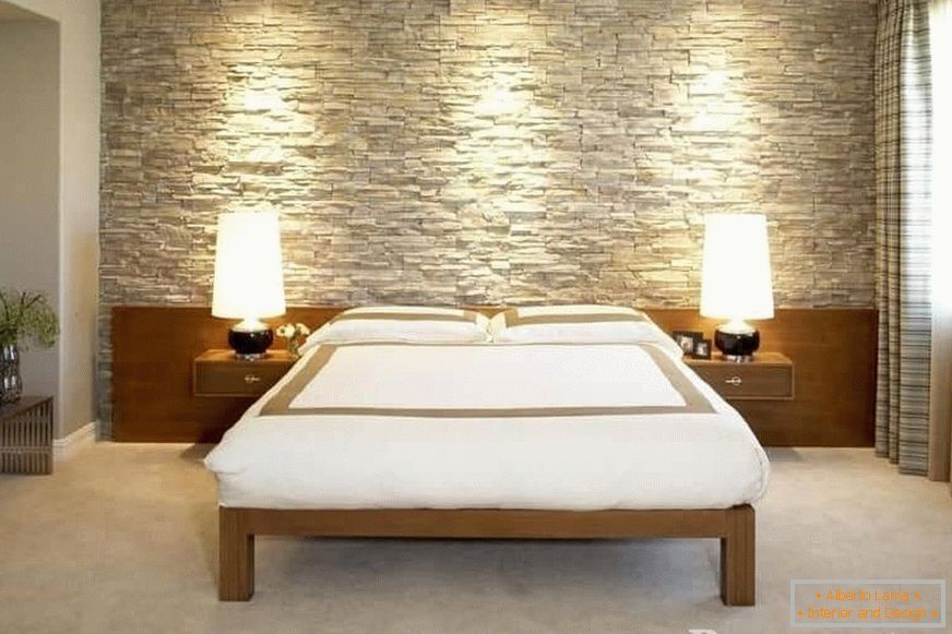 Камени зид у спаваћој соби у скандинавском стилу