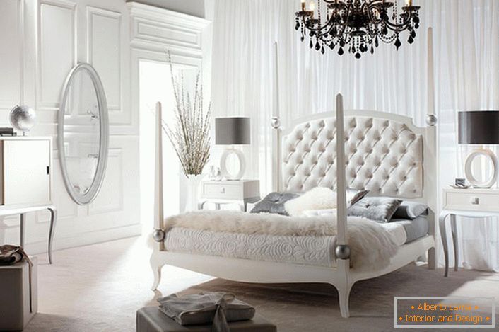 Луксузна, модерна спаваћа соба у стилу Арт Ноувеау са правилно одабраним осветљењем. Недовољно вештачко осветљење ствара романтични сумрак у соби.