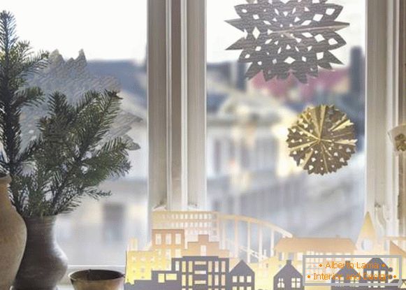 Како украсити прозоре за Нову годину 2017 са папиром