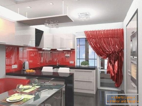 Дизајн 2-собног апартмана у кући на панелу - фотографија кухиње с балконом