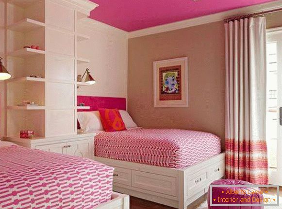Дизајн розе спаваће собе за две девојке