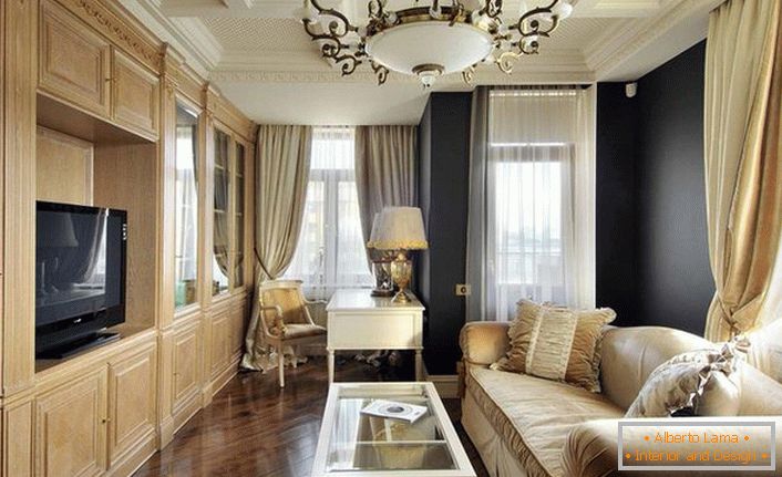 Гостињска соба у стилу Емпире. Дизајнер је могао направити ексклузивну, луксузну дневну собу из просте собе мале димензије.