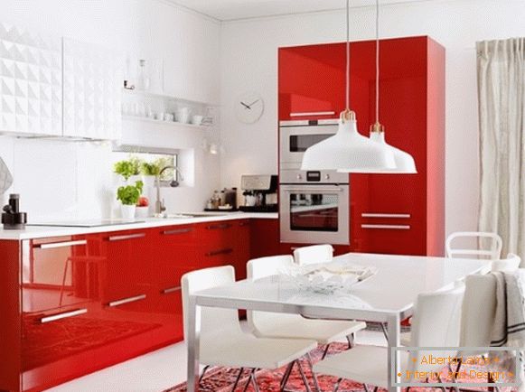 Дизајн црвене беле кухиње фотографија 13