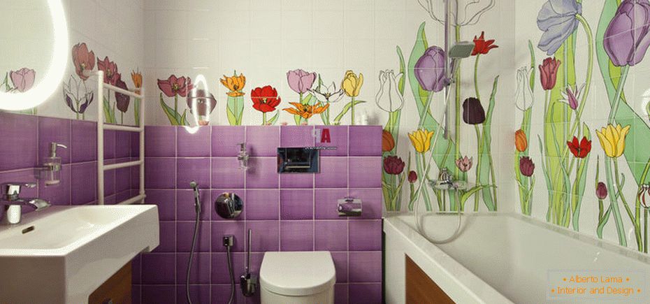 Плочица са цвијетом у купатилу