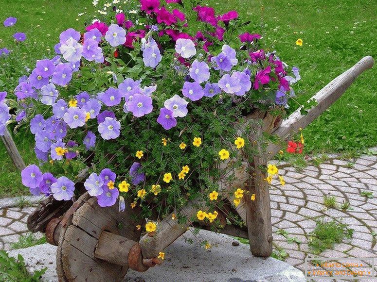 Декоративна колица са цвећем