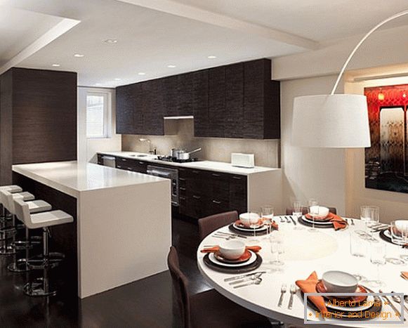 Изузетно модеран стил небольшого кухонного пространства