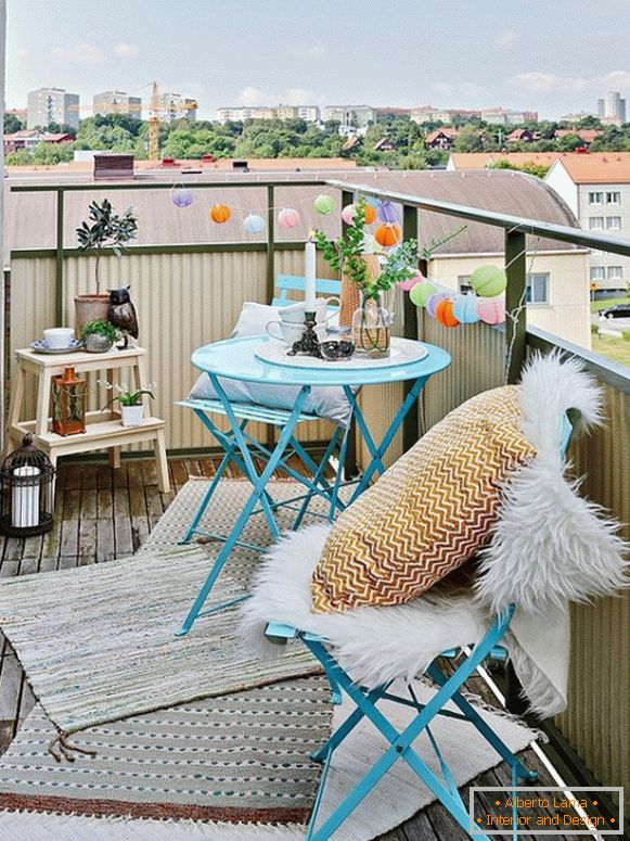 Модеран намештај и декор за балкон