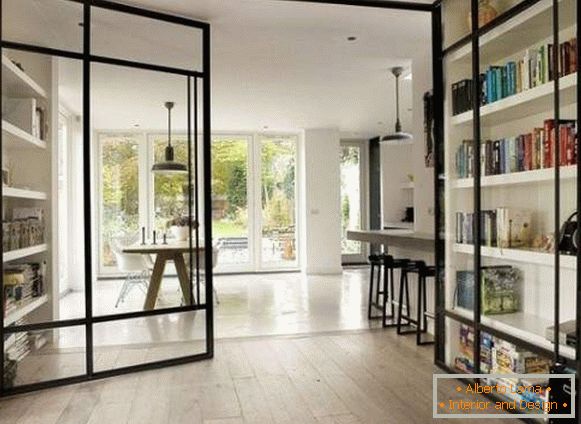 Висећа стаклена врата - фотографије у унутрашњости приватне куће