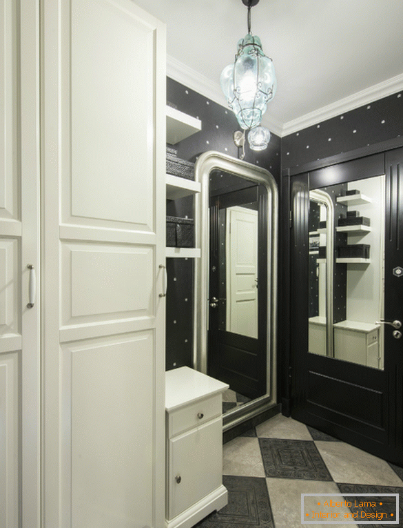 Улазна сала у црно-белој боји