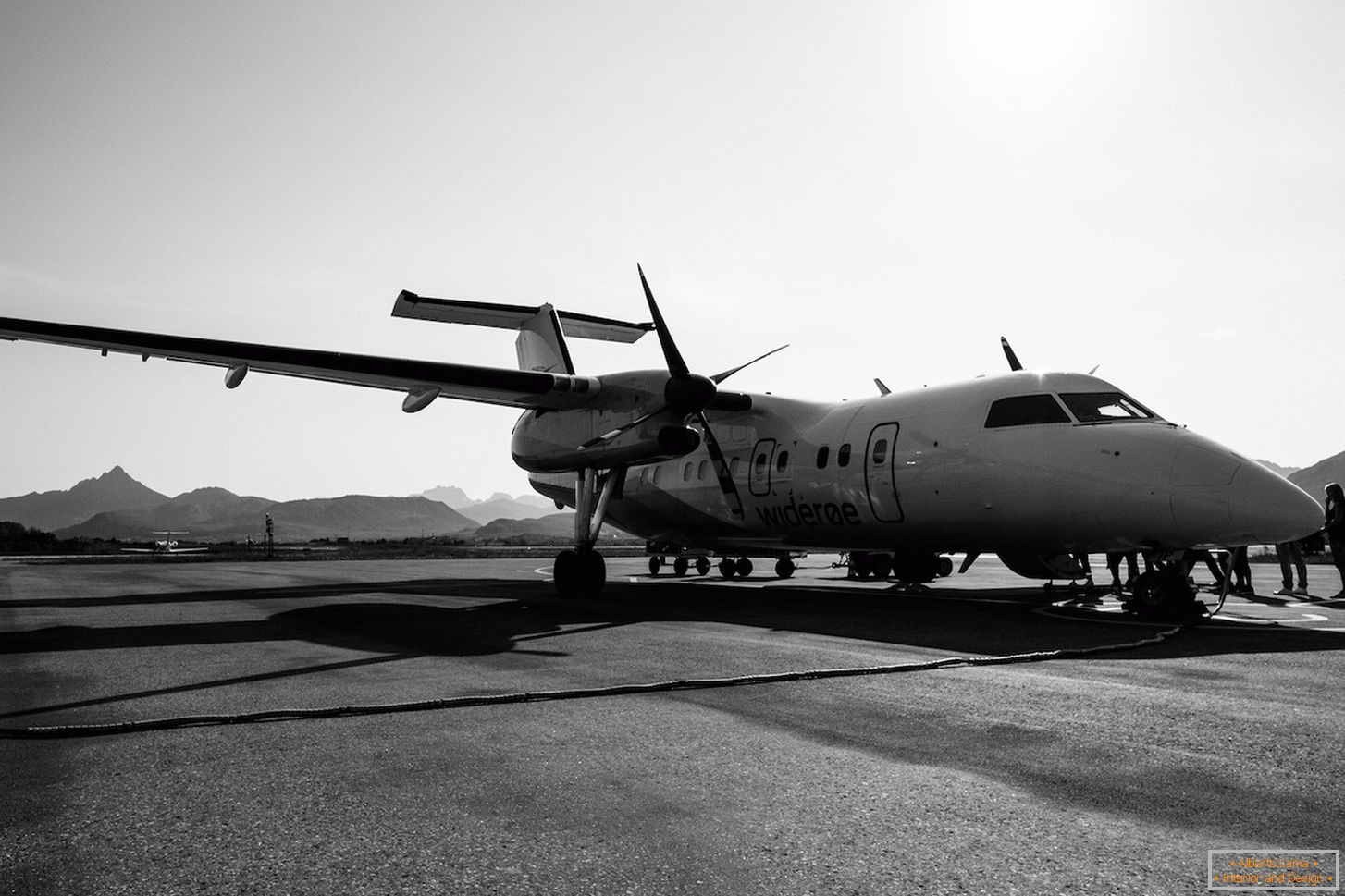 Црно-бела фотографија авиона