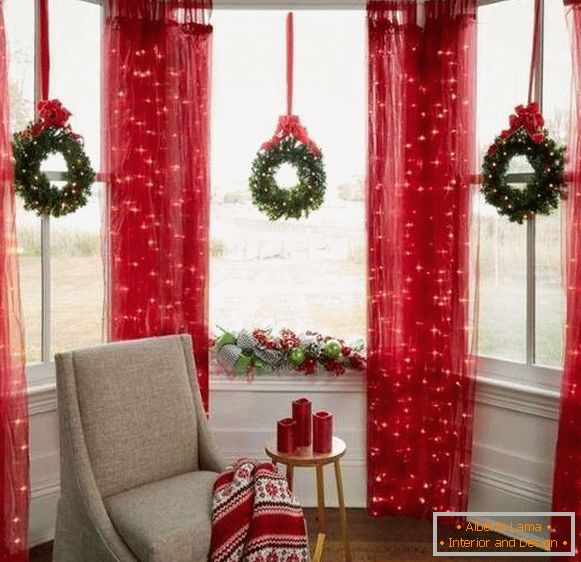 Новогодишња гарнитура за декорацију прозора и завесе