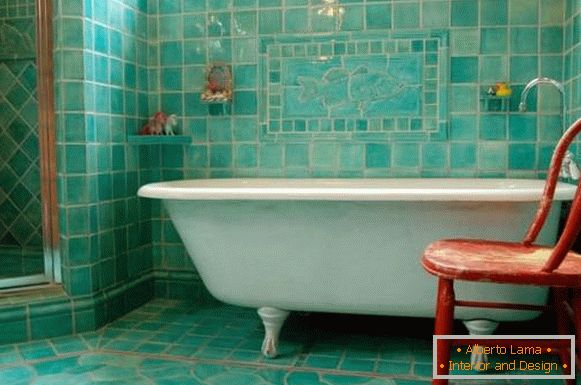 Тиркизна купатилска плочица у Прованс стилу