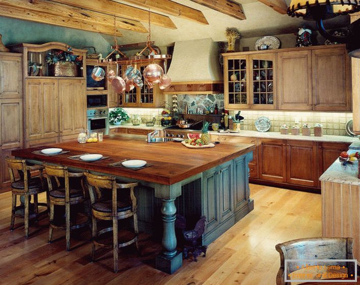 У најбољим традицијама земље у дизајну кухињског простора углавном се користе природни материјали.