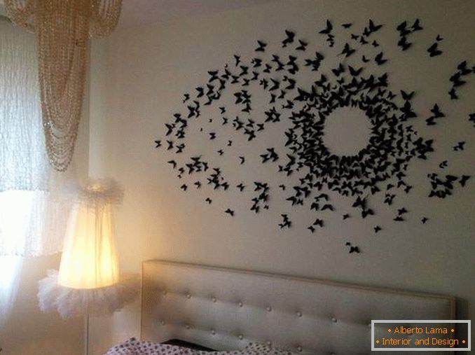 Декор лептири на зиду својим рукама - фотографија у спаваћој соби