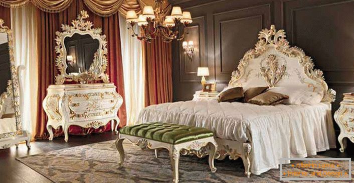 Спаваћа соба у великој кући француске породичне породице. 