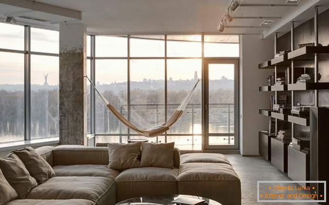 Панорамски прозор у стану - фотографија дизајна дневне собе