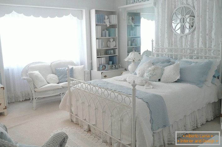 Светла соба за спавање у природном стилу. Одлична опција за уређење спаваће собе за госте.