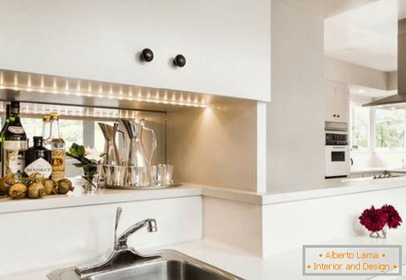 Додатно осветљење у кухињи - осветљење радне површине у кухињи са ЛЕД траком