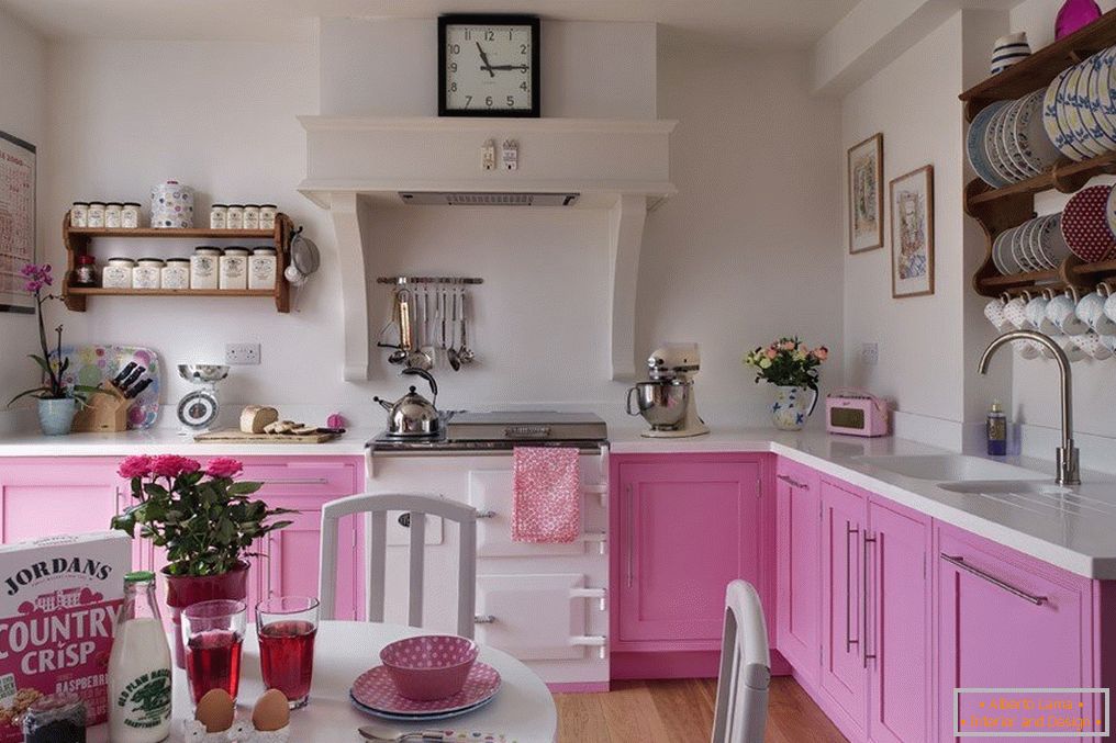 Кухиња у розе боје