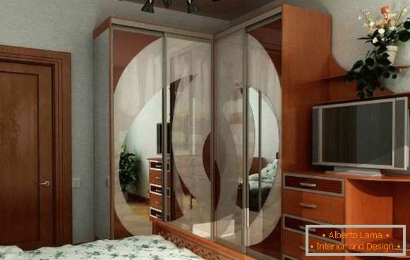 Предивна ормар за спаваће собе - фото угловог модела са телевизором