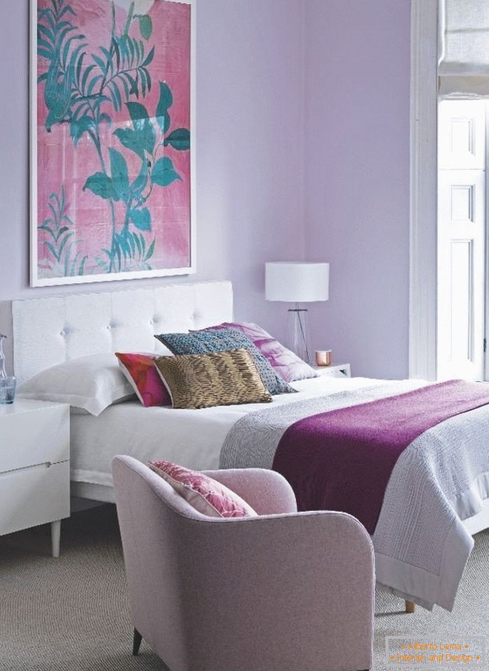 Удобна спаваћа соба у боји јоргована