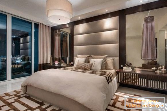 Са којом комбинацијом браон боје у унутрашњости - јоргована спаваћа соба