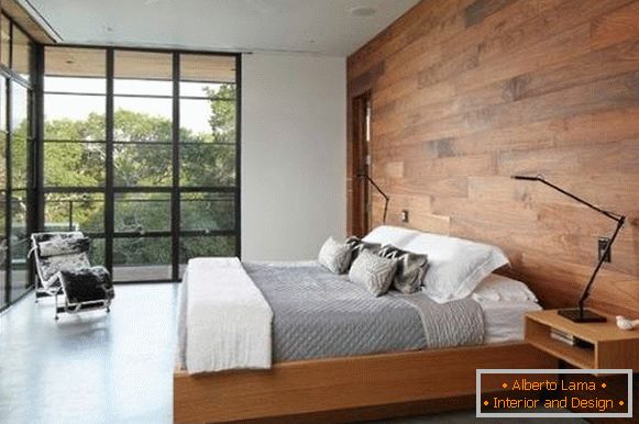 Опције украшавања зидова са дрветом у унутрашњости спаваће собе
