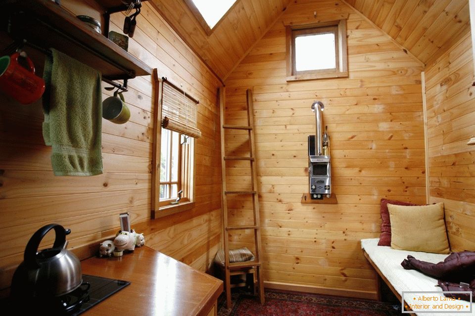 Мала дрвена кућица