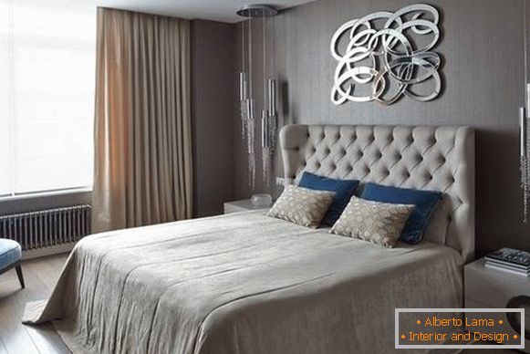 Дизајн ентеријера спаваће собе у модерном стилу са додиром луксуза