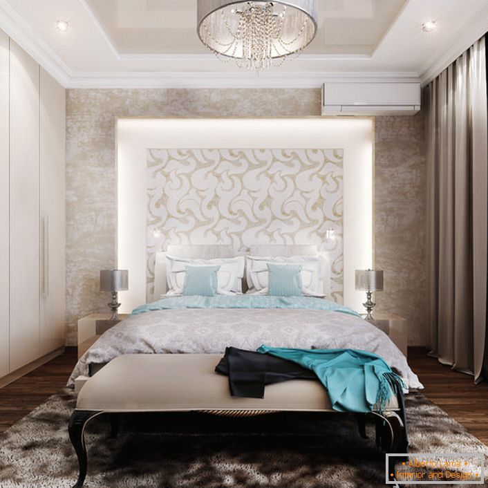 Суптилан концепт дизајна је декоративни, освјетљени панел у глави кревета. Одлично решење за читање навијача пре спавања.