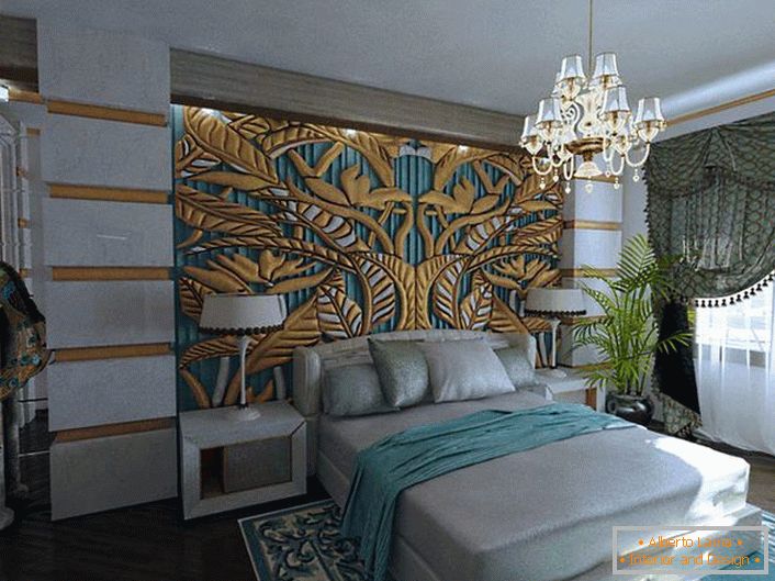 Елегантна, ексклузивна смарагдно-златна плоча на глави кревета комбинована је са елементима декорације собе. Спаваћа соба у стилу арт децо-роиал апартмана у нормалном стану.