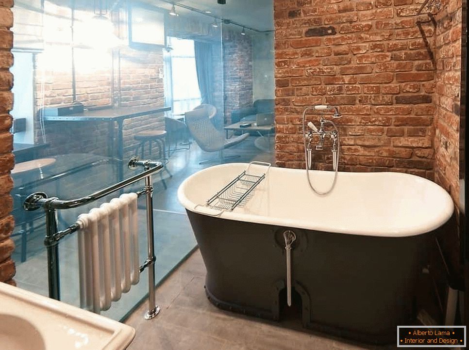 Луксузно купатило са стакленим зидом у стилу грунге