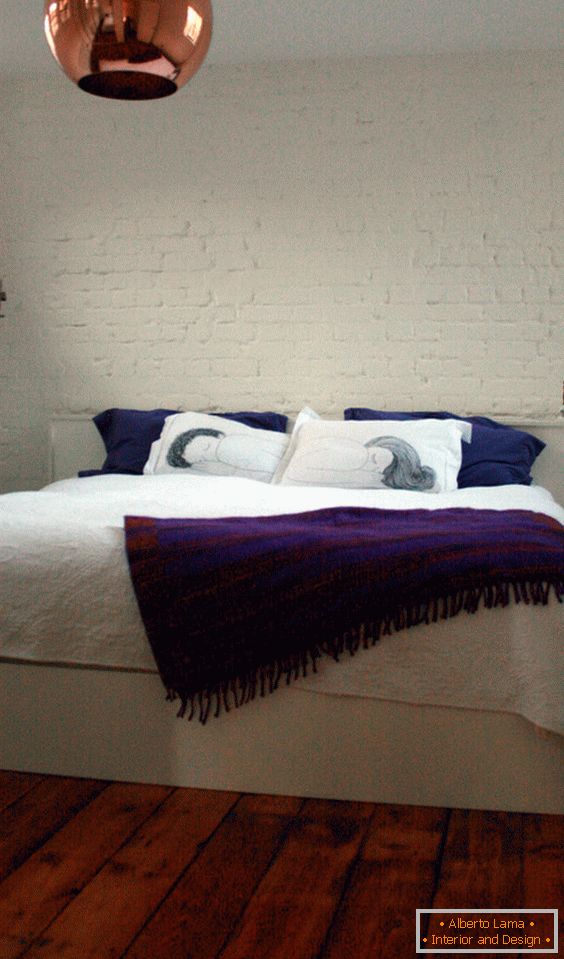 Спаваћа соба у малом стану у Лондону