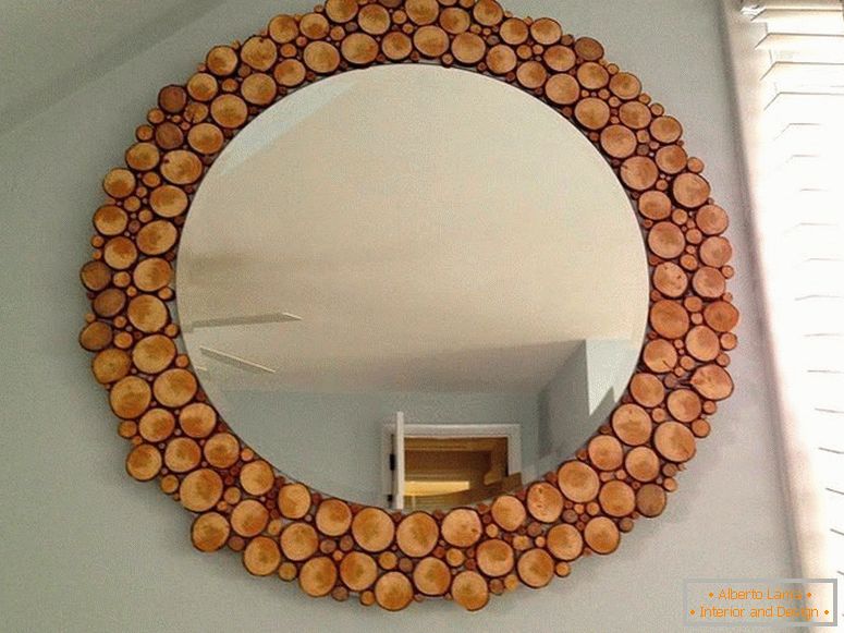 Декор зеркала спилами